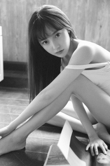天降女子从2楼掉了下来
